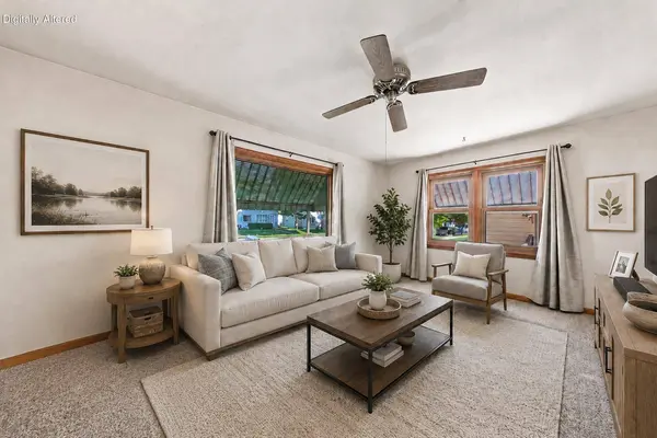 Bright living room in this Milwaukee home for first time home buyers - 3763 S 20th Pl, WI 53221