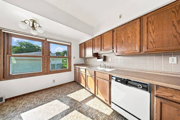 3763 S 20th Pl, Milwaukee, WI 53221