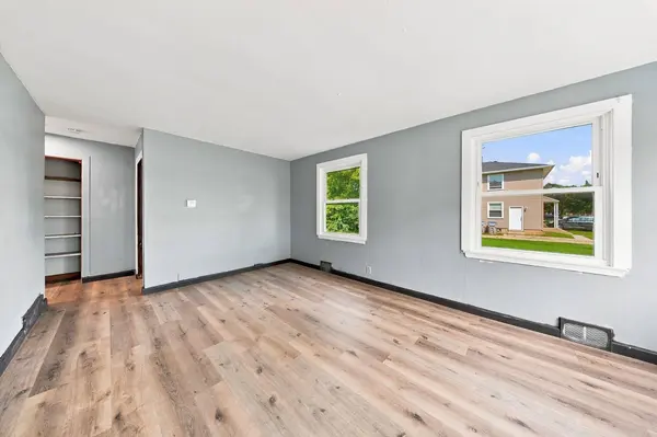 5009 N 46th 5011 St, Milwaukee, WI 53218