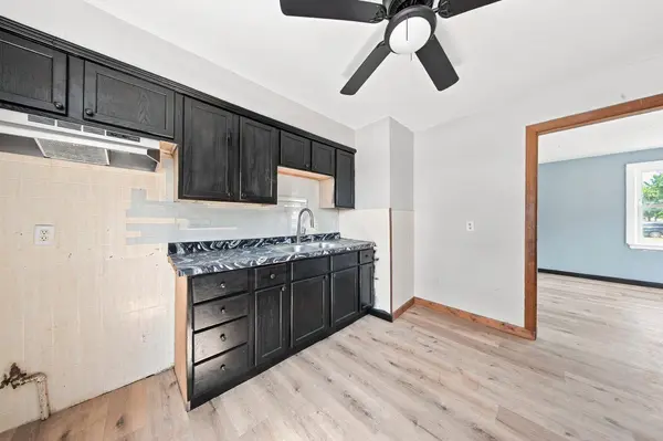 5009 N 46th 5011 St, Milwaukee, WI 53218