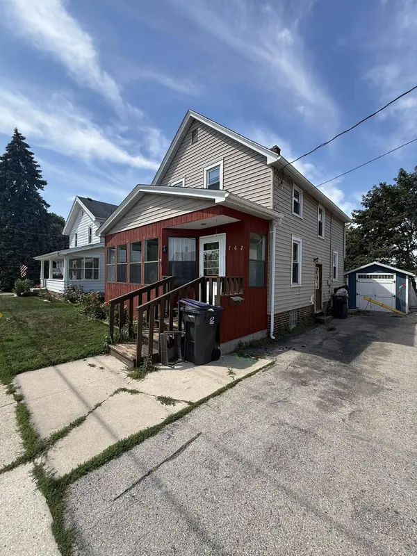 762 Pine St, Sheboygan Falls, WI 53085