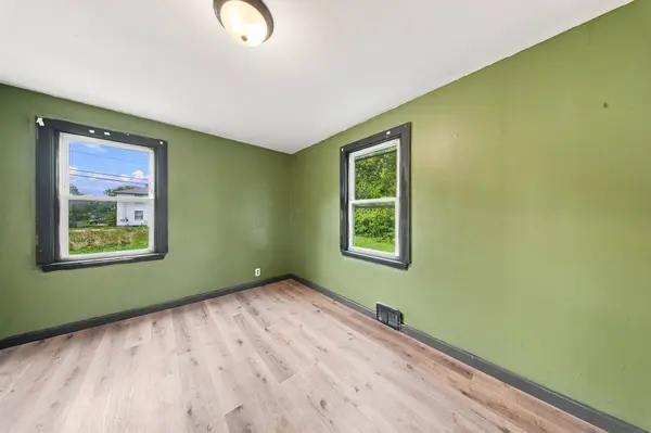 5009 N 46th 5011 St, Milwaukee, WI 53218