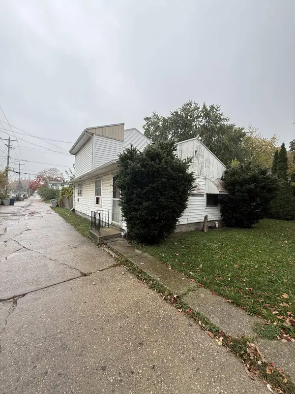 6184 N 39th St, Milwaukee, WI 53209