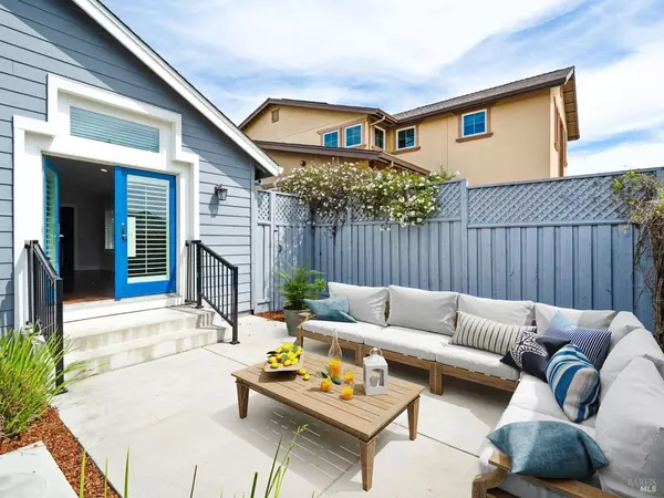 1841 Vermillion WAY, Santa Rosa, CA 95403