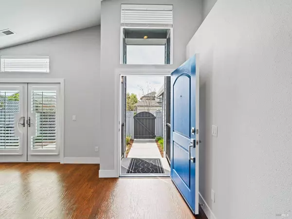 1841 Vermillion WAY, Santa Rosa, CA 95403