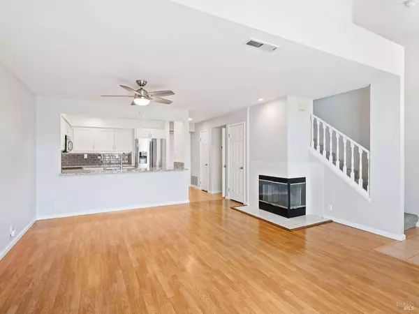 703 W Jasmine CIR, Santa Rosa, CA 95407