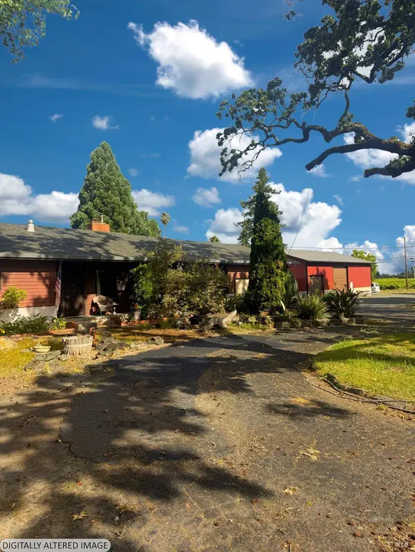 1971 Olivet RD, Santa Rosa, CA 95401