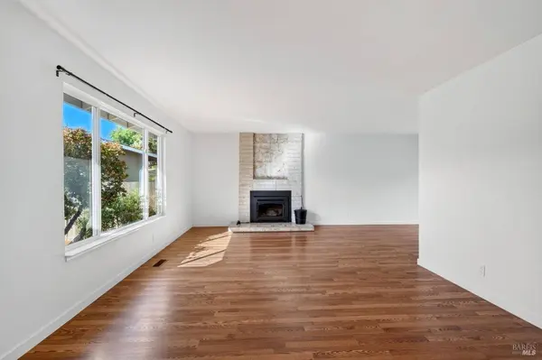 15 Betty LN, Novato, CA 94947
