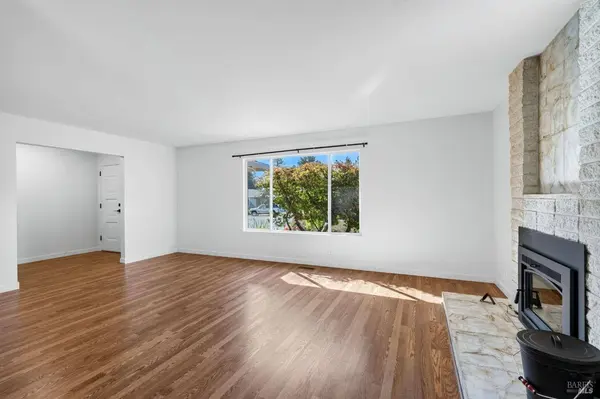 15 Betty LN, Novato, CA 94947