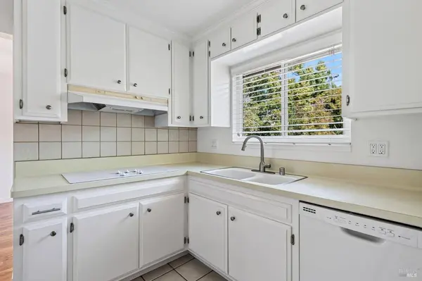 15 Betty LN, Novato, CA 94947