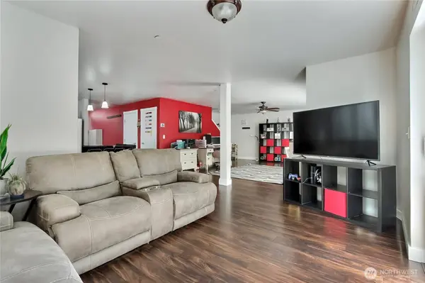 1335 Foreman RD, Dupont, WA 98327