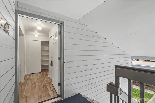 11424 SE 257th PARK #D202, Kent, WA 98030