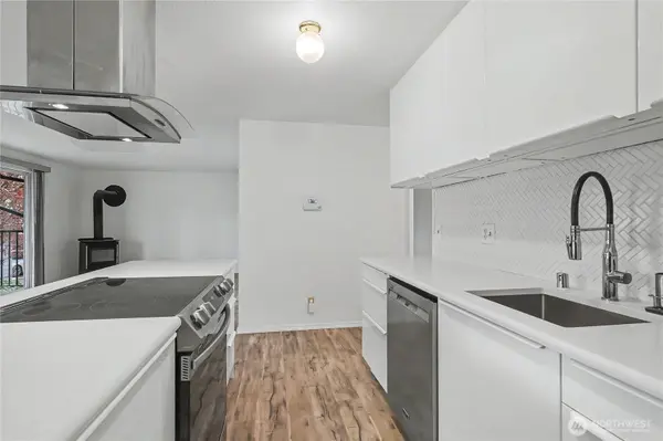 11424 SE 257th PARK #D202, Kent, WA 98030