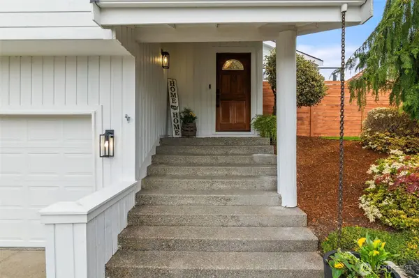9929 76th ST SW, Lakewood, WA 98498