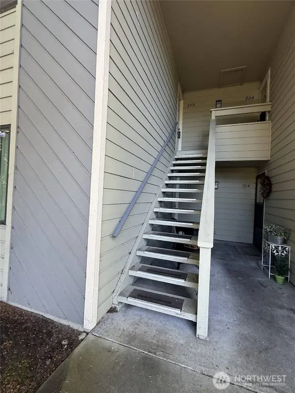 5506 220th ST SW #A203, Mountlake Terrace, WA 98043