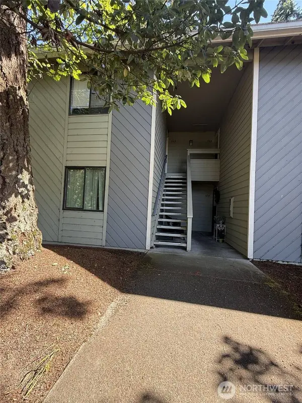 5506 220th ST SW #A203, Mountlake Terrace, WA 98043