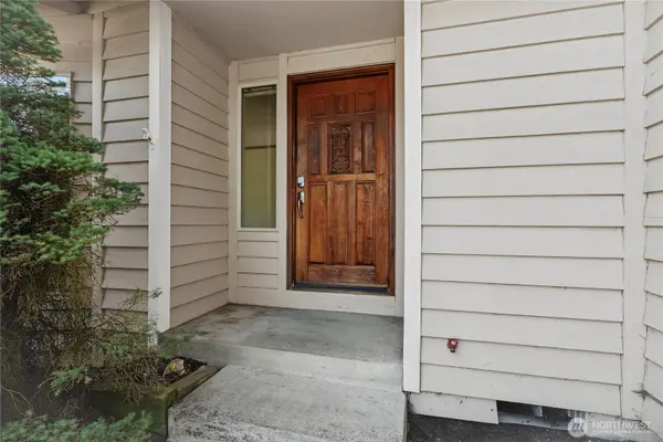 9901 76th ST SW, Lakewood, WA 98498