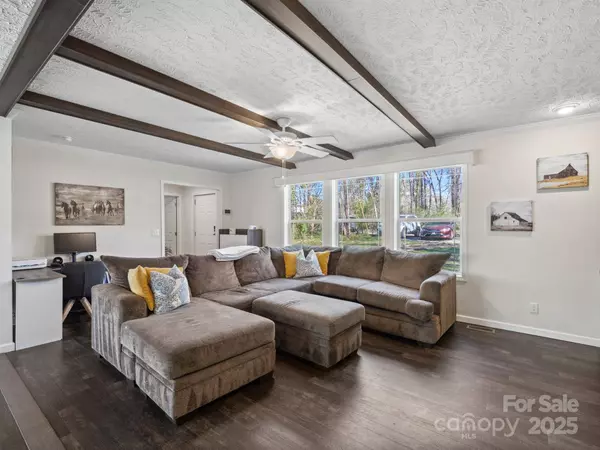 33 Travora CIR, York, SC 29745