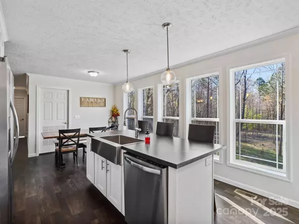 33 Travora CIR, York, SC 29745