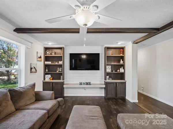 33 Travora CIR, York, SC 29745