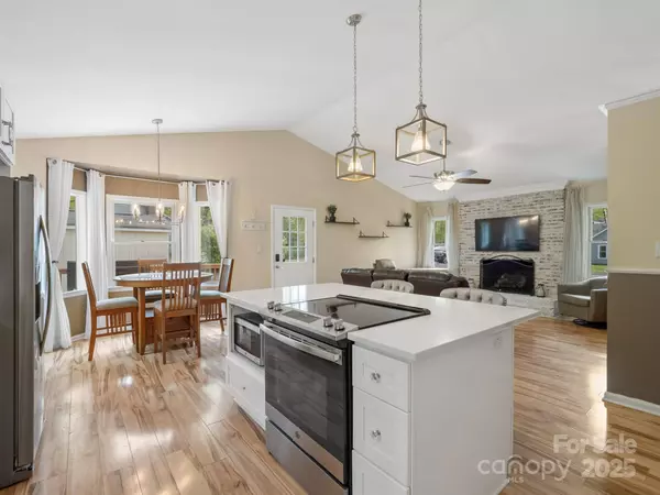 2707 Bobwhite CIR, Wingate, NC 28174