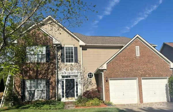 9713 Autumn Applause DR, Charlotte, NC 28277