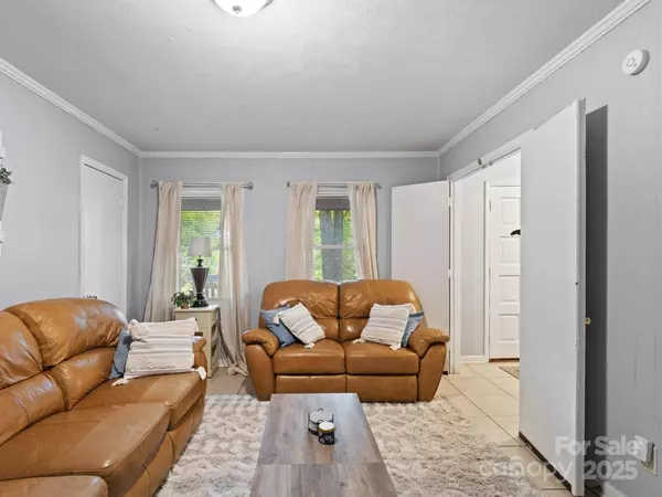 500 Colony Acres DR, Charlotte, NC 28217