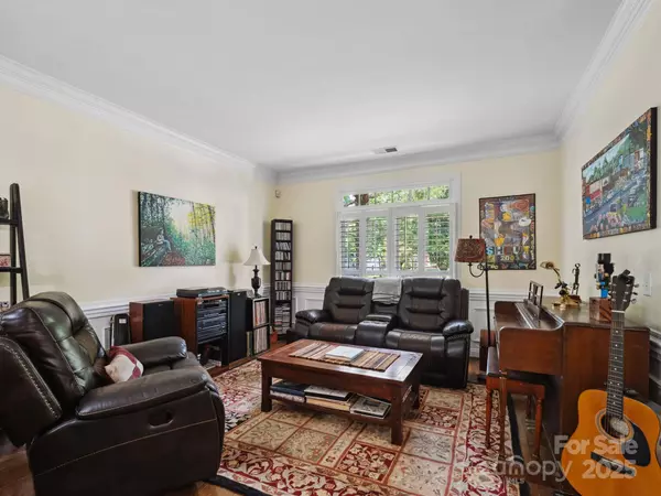 8128 Sealey CT, Charlotte, NC 28277