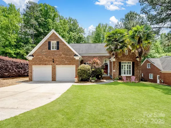 8128 Sealey CT, Charlotte, NC 28277