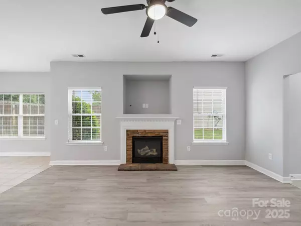 908 Sundance DR, Gastonia, NC 28054