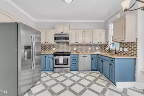 906 Albany Court, Raleigh, NC 27615