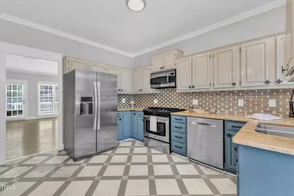 906 Albany Court, Raleigh, NC 27615