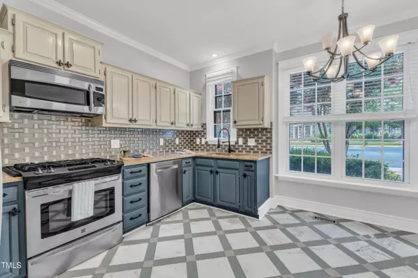 906 Albany Court, Raleigh, NC 27615