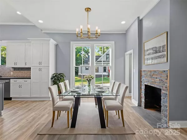 613 S Mulberry ST, Statesville, NC 28677