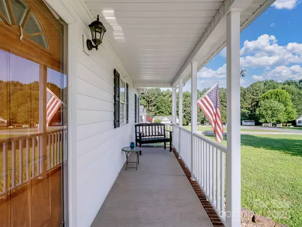 109 Ridgegate LN, Statesville, NC 28625