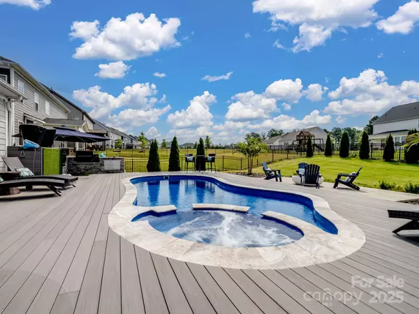 15213 Shallow Ridge RD, Charlotte, NC 28278