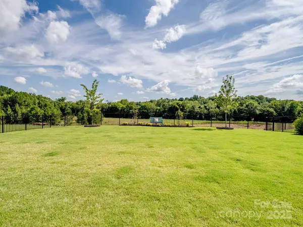 423 Lucky DR NW, Concord, NC 28027