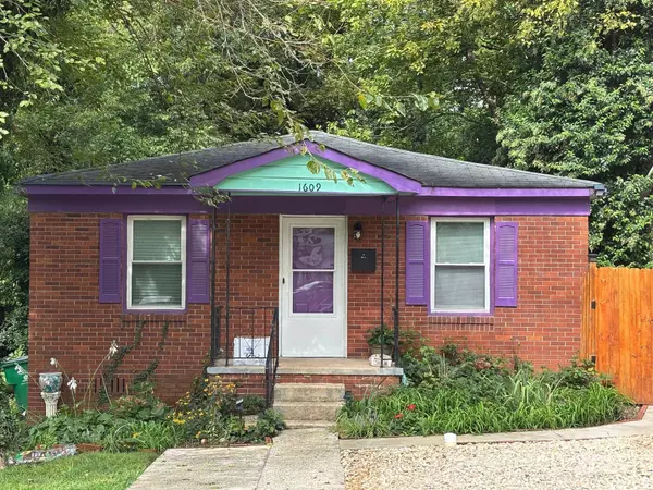 1609 Taylor AVE, Charlotte, NC 28216