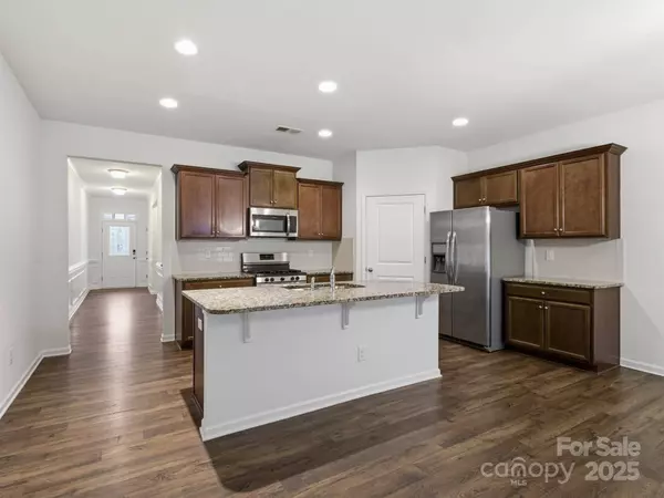 2212 Apple Glen LN, Charlotte, NC 28269