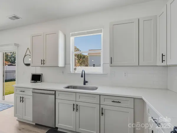 111 N Main ST, Huntersville, NC 28078