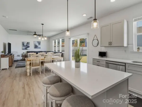 111 N Main ST, Huntersville, NC 28078