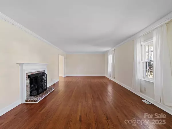 2111 Sagamore RD, Charlotte, NC 28209