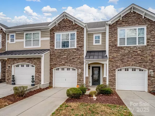 4648 Craigmoss LN, Charlotte, NC 28278