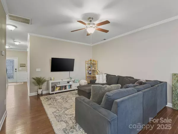 4648 Craigmoss LN, Charlotte, NC 28278