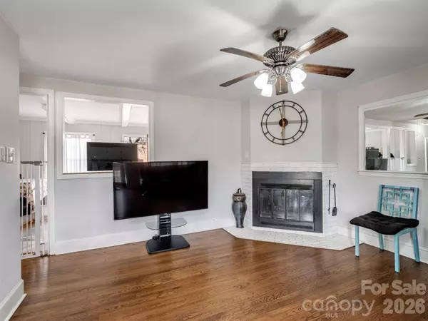 1500 Collier CT, Charlotte, NC 28205