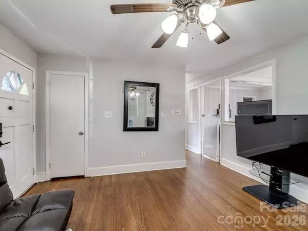 1500 Collier CT, Charlotte, NC 28205