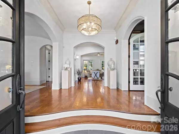 229 Wrenwood LN, Charlotte, NC 28211