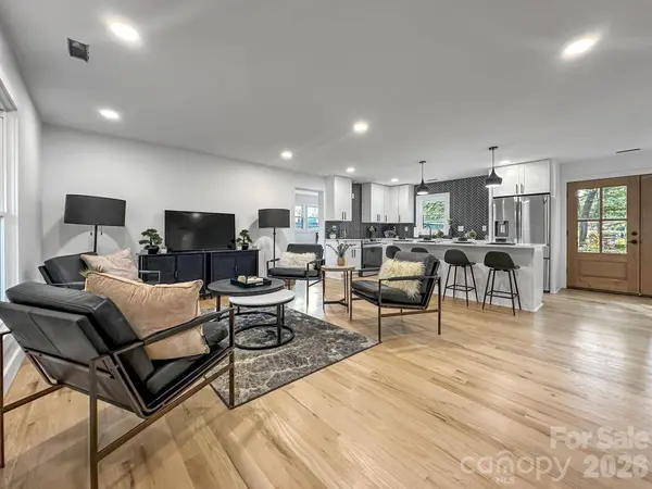 3317 Sargeant DR, Charlotte, NC 28217