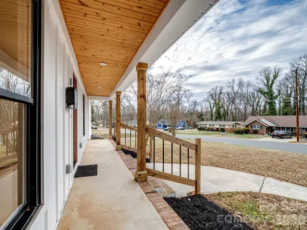 3317 Sargeant DR, Charlotte, NC 28217