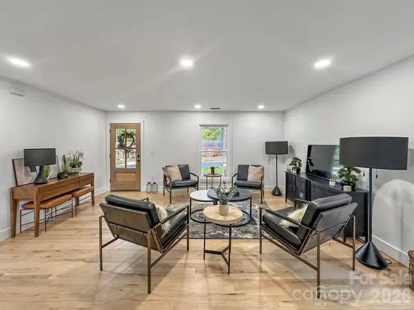 3317 Sargeant DR, Charlotte, NC 28217